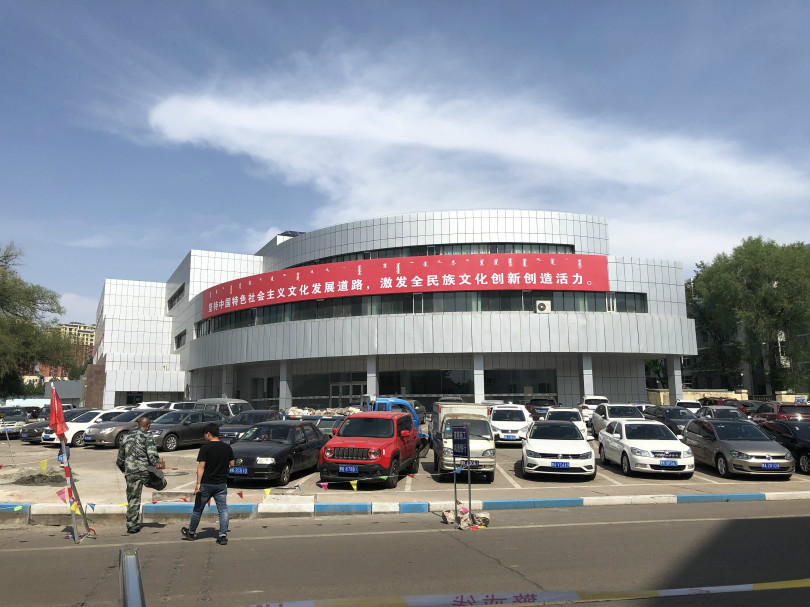 神華準(zhǔn)能集團(tuán)辦公樓及配套設(shè)施樓 仿石材鋁單板2 神華準(zhǔn)能集團(tuán)辦公樓及配套設(shè)施樓 仿石材鋁單板2